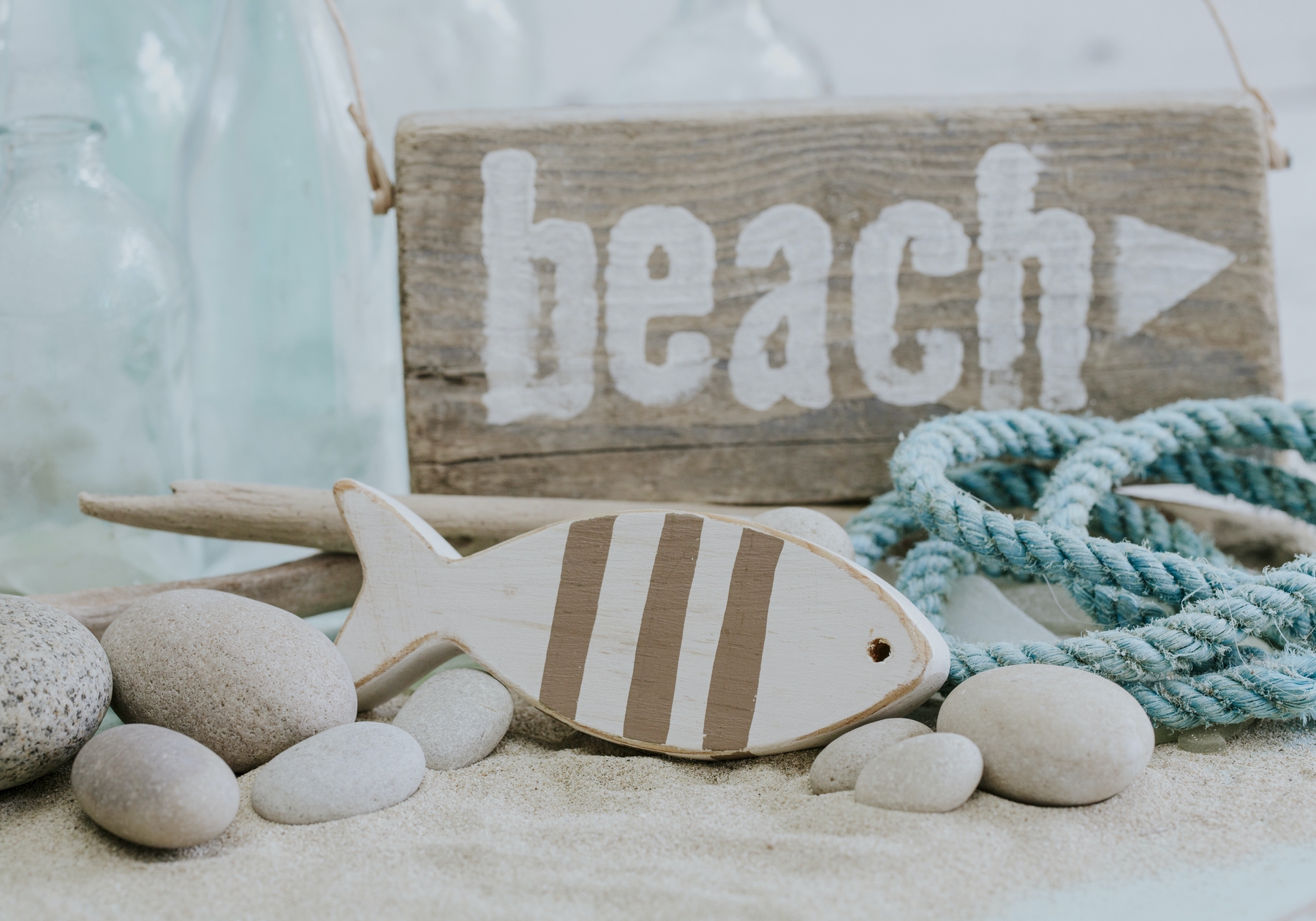 Beach Lover Still Life Wallpaper - Happywall 