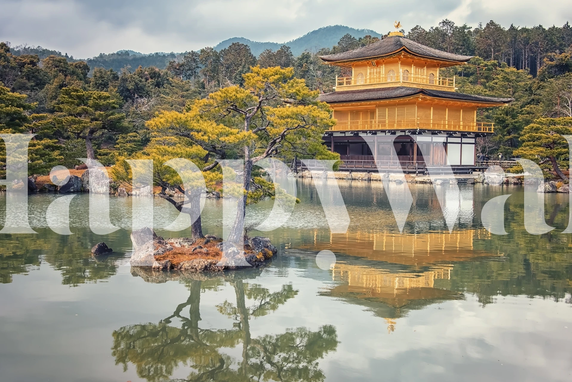 Papel de parede Golden Temple em um ambiente de quarto