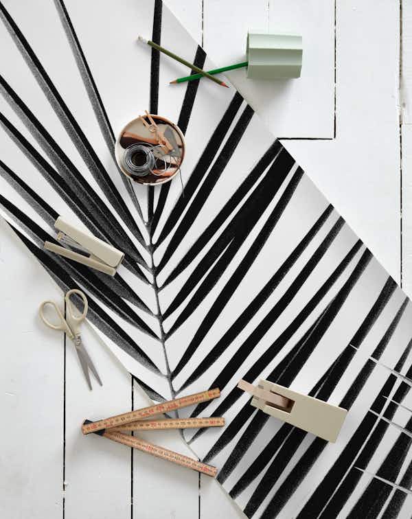 Black Palm Leaves Vibes 1 wallpaper roll