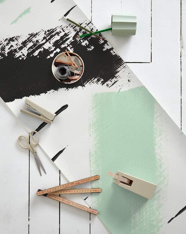 Minimal black and mint 03 wallpaper roll