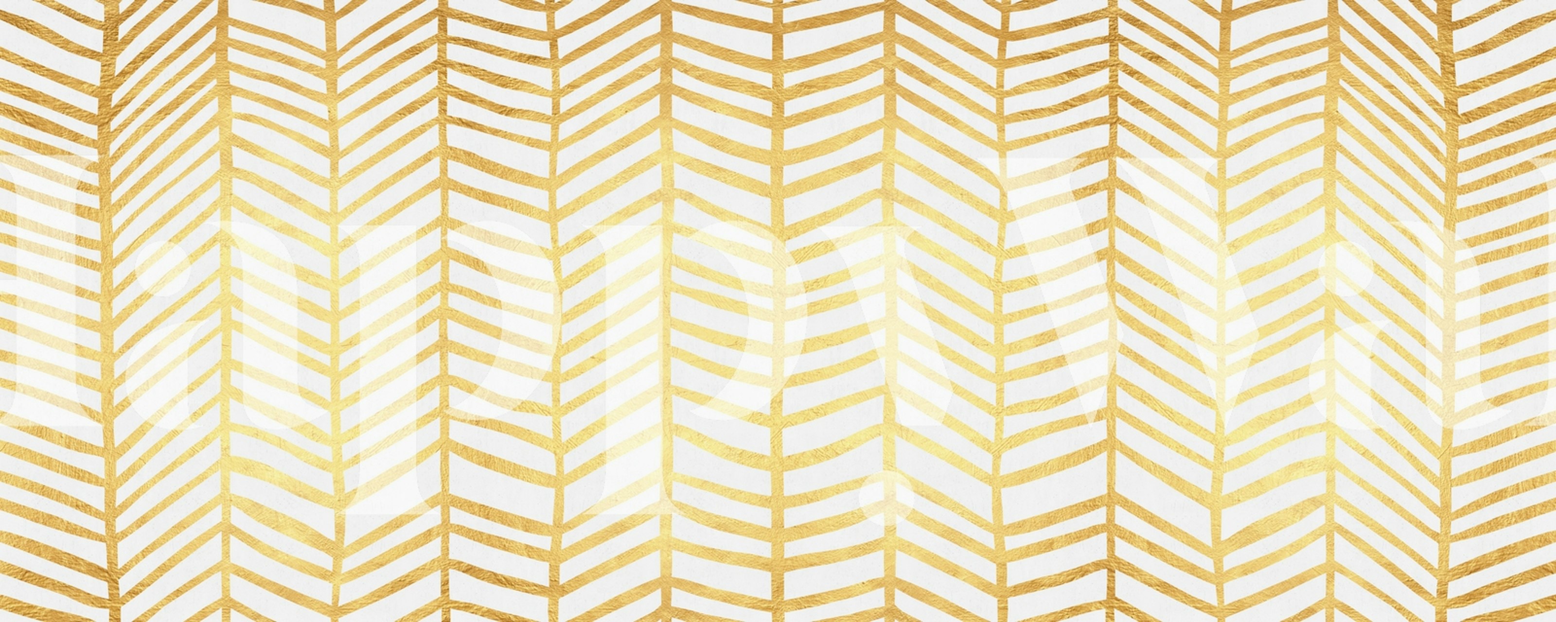Golden Lines I veggmaleri med et mønster av gyldent fiskebein på hvit bakgrunn