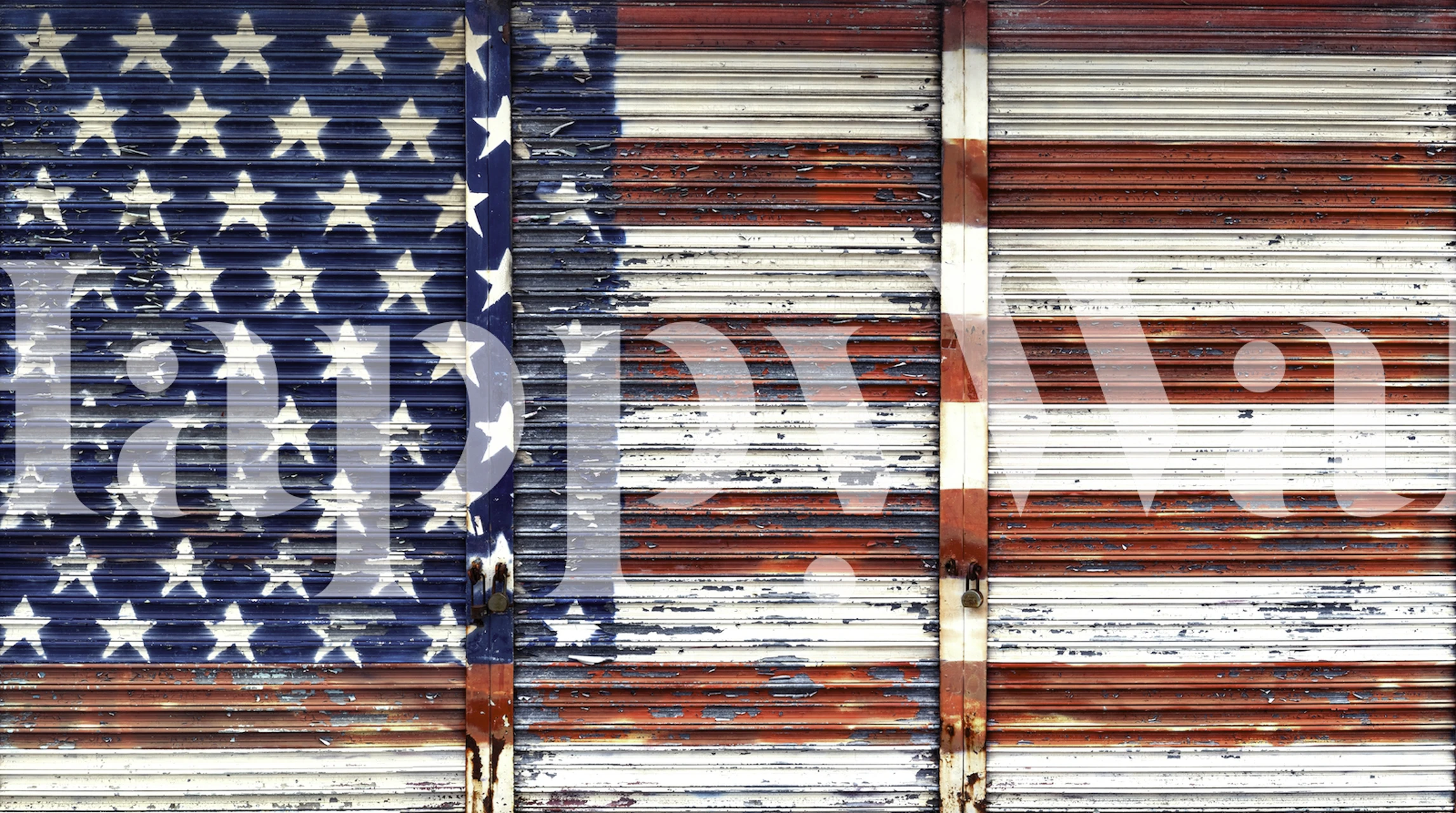 Stars and Stripes-tapetti huoneessa