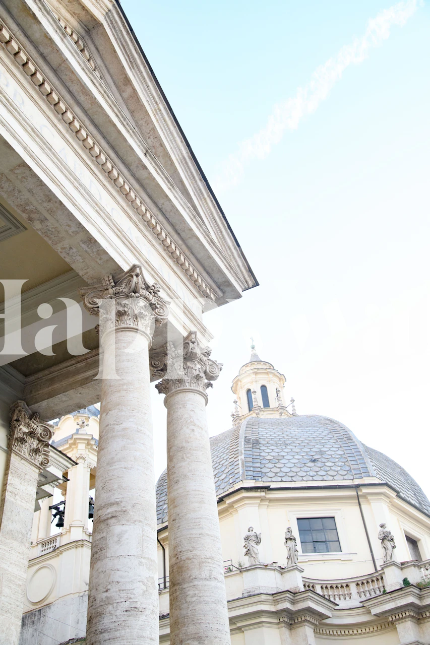 Architectural pillars and dome with blue sky wallpaper