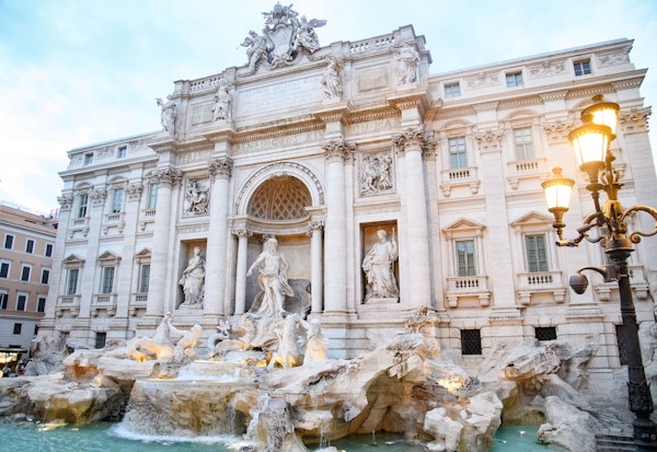 Trevi Fountain in Rome 3