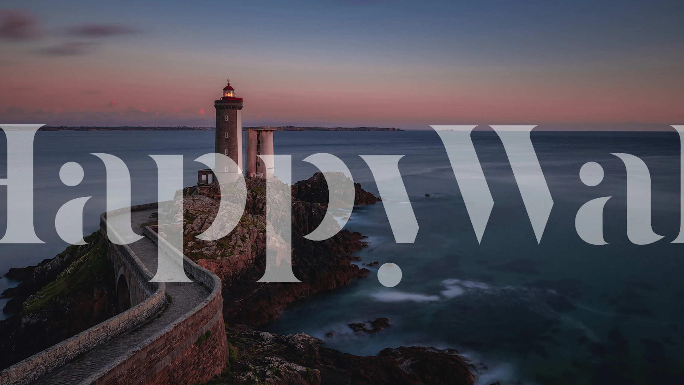 From Dusk Till Dawn-ljushus tapet i ett rum