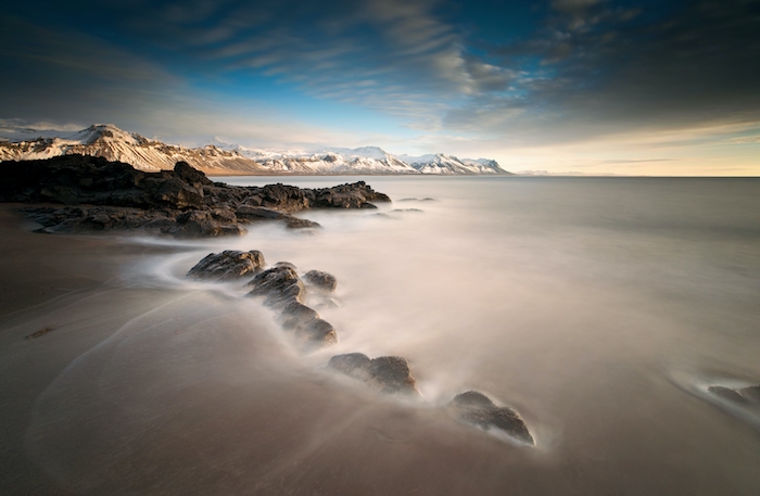 Tides Wallpaper - Oceanic Waves for Your Walls | Happywall