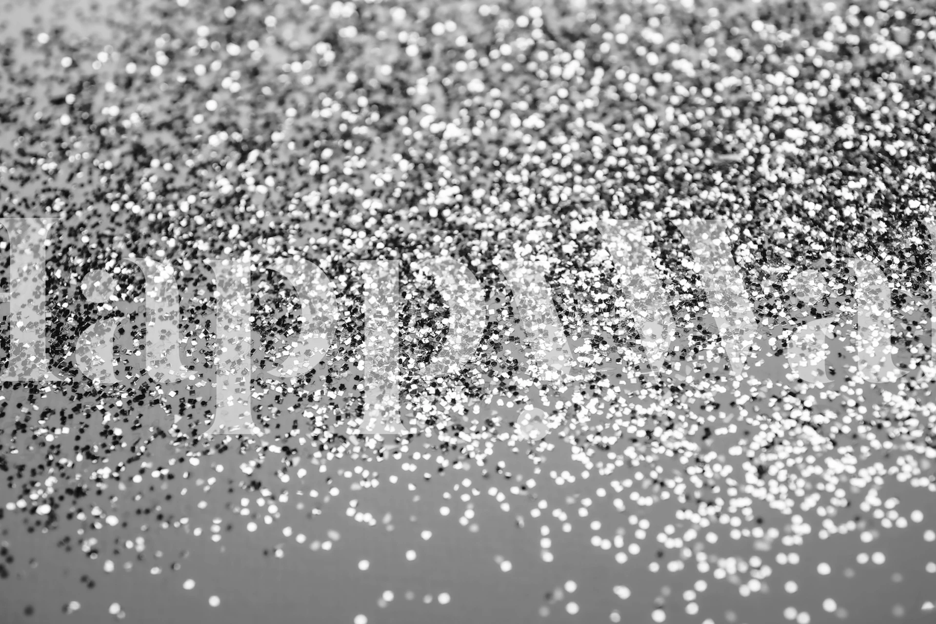 Carta da parati glitter grigio argento sottile per un tocco di eleganza.