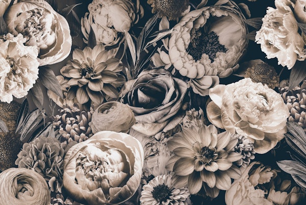 Moody Baroque Flowers Greige