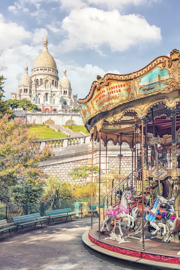 Carousel and the Sacre-Coeur