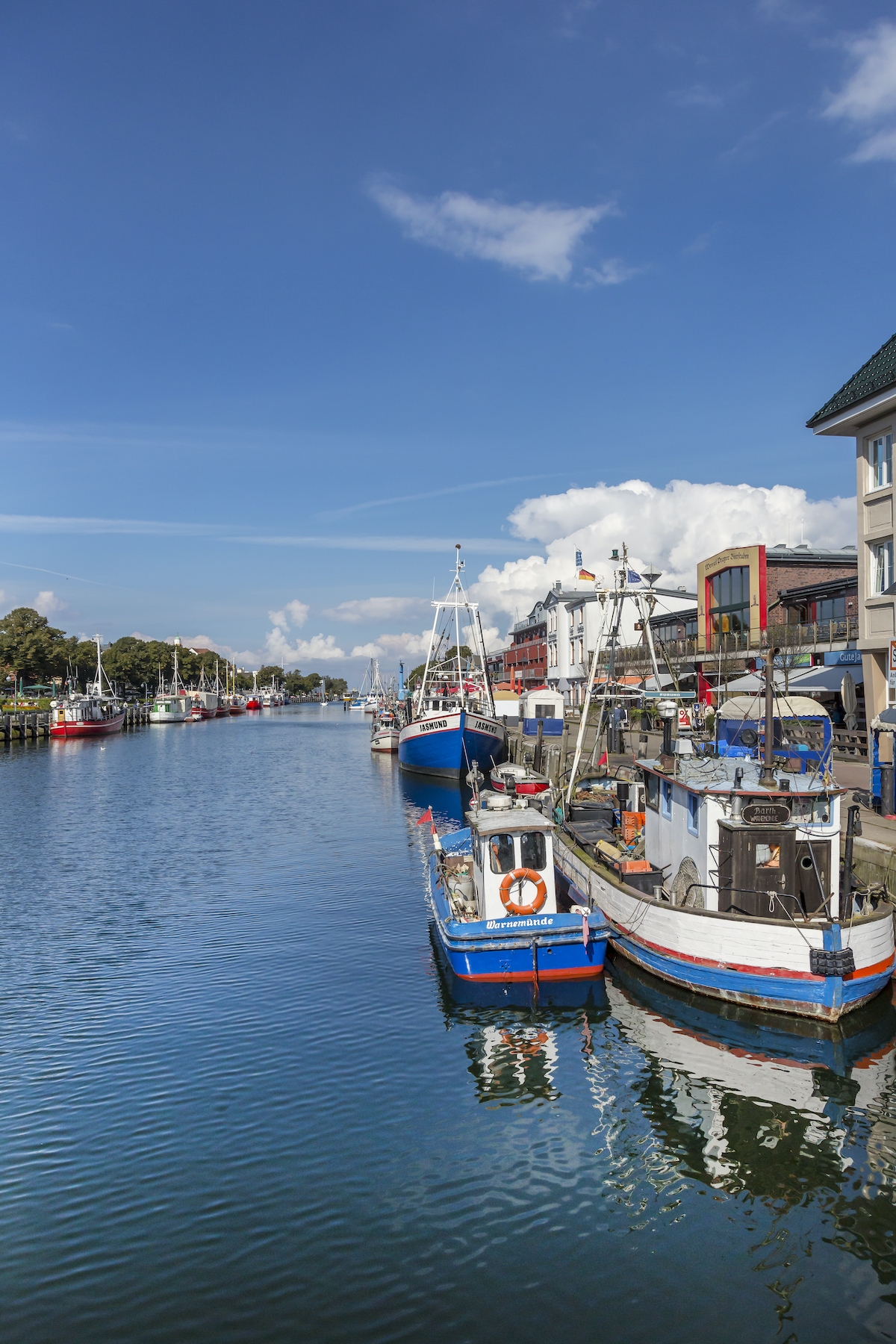 Boat Scenery In Warnemuende wallpaper - Happywall