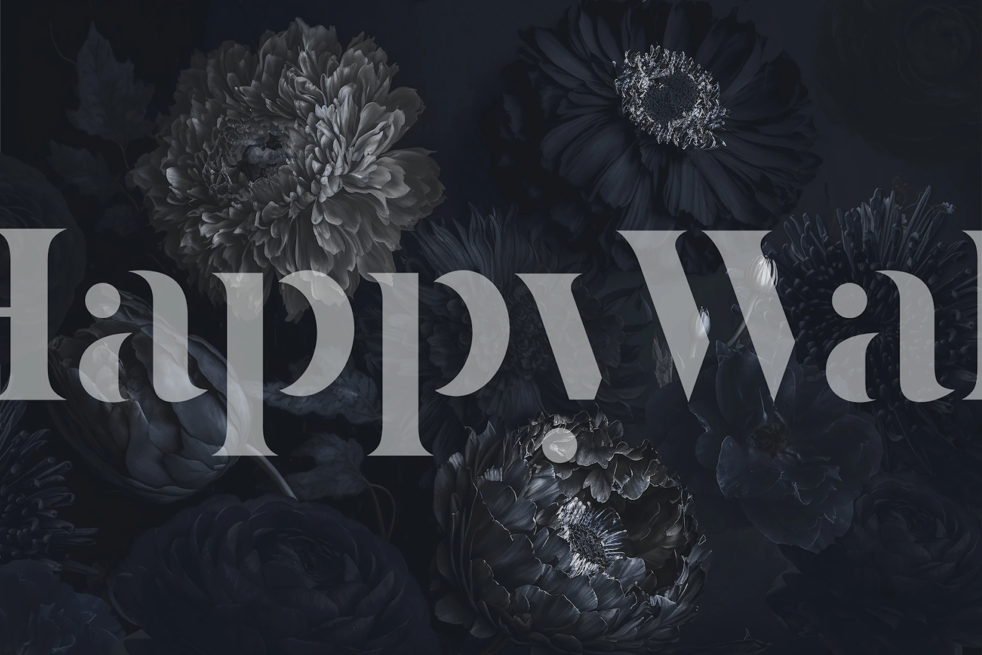 Ciemny mural florystyczny z różnorodnością czarnych kwiatów piękności, tworzący wyrafinowaną atmosferę.