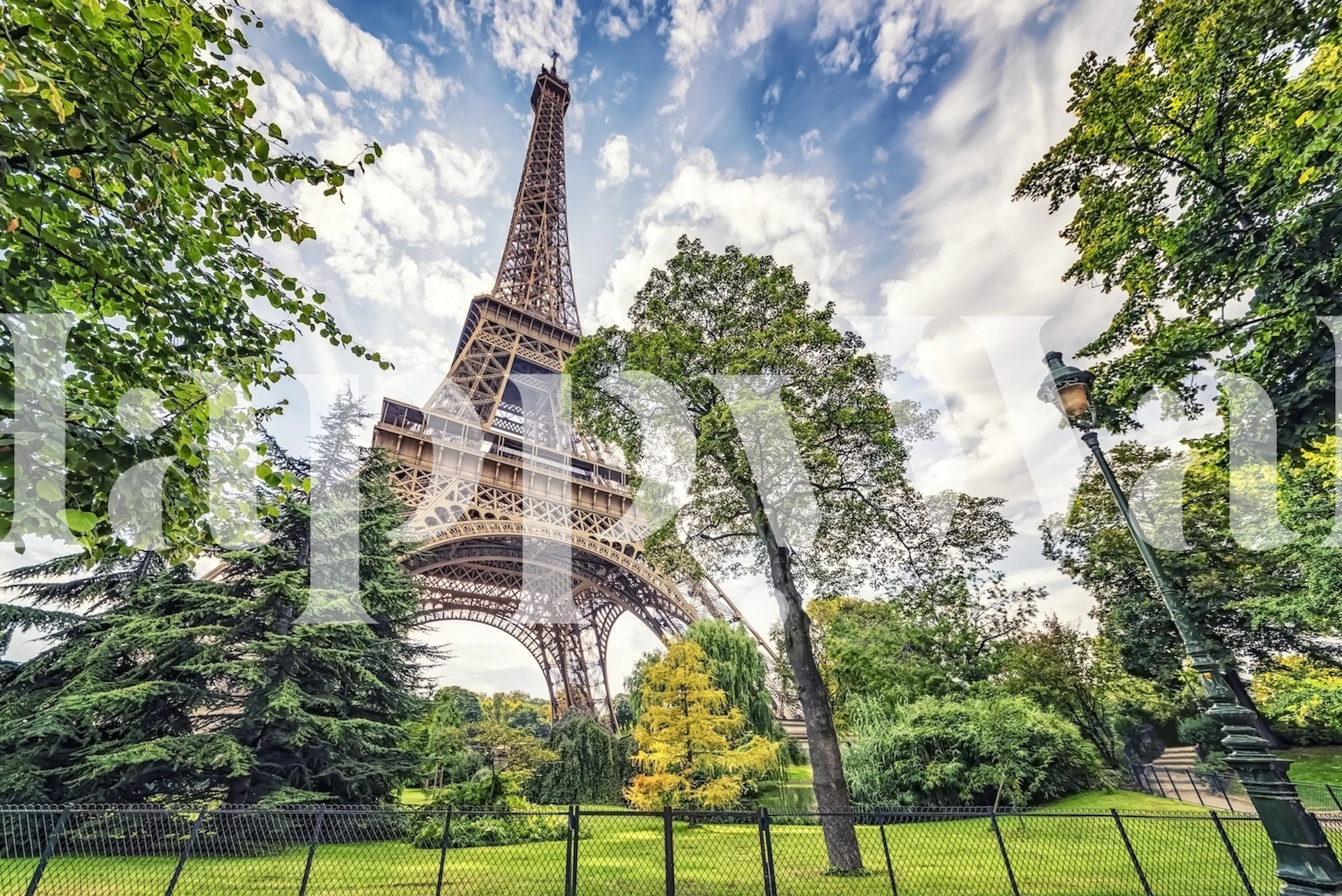 Champs-De-Mars wallpaper in a room