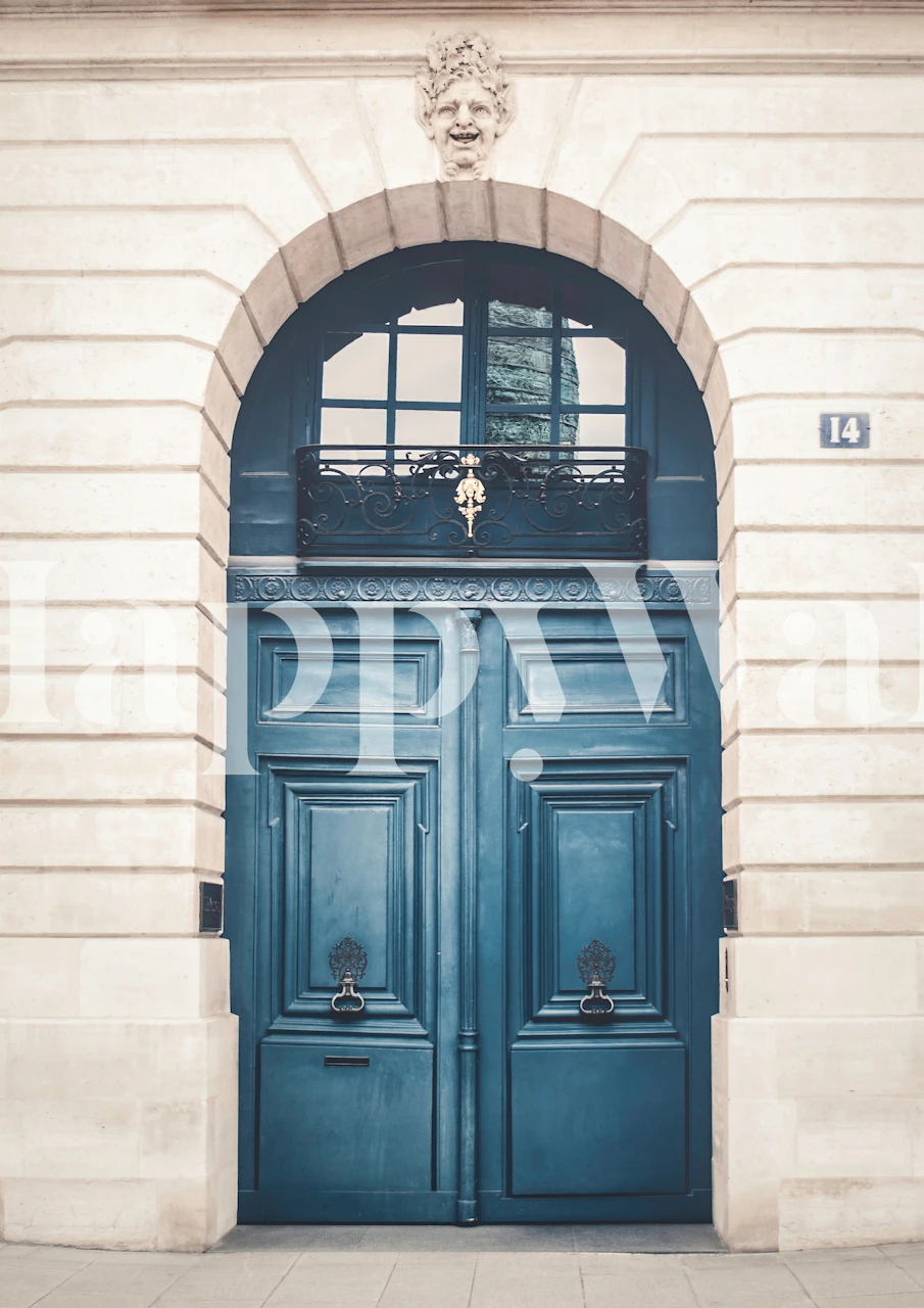 Papel de parede Paris Blue Door em um quarto