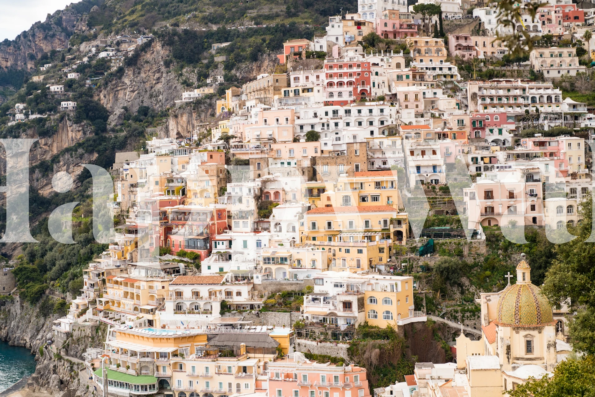 Mural de la costa de Positano Amalfi con edificios coloridos y ambiente mediterráneo