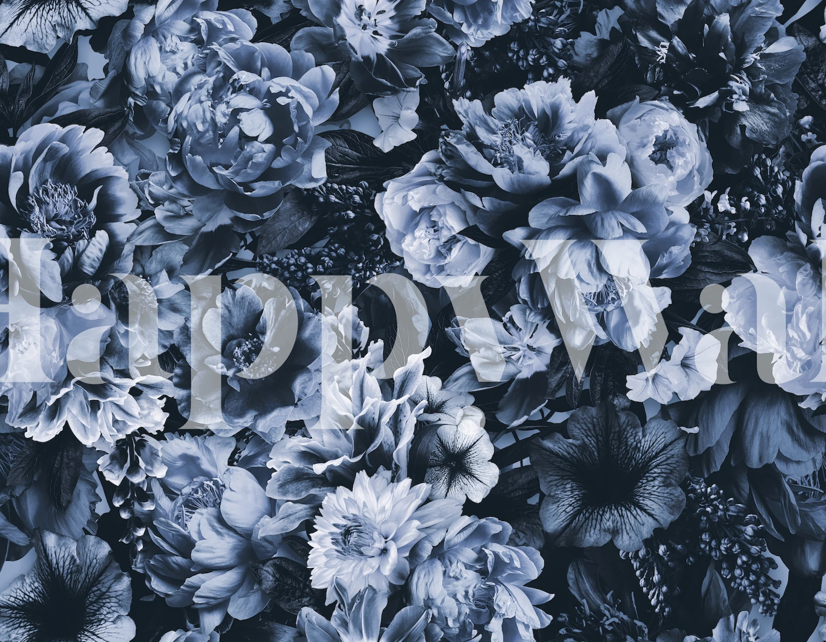 Floral Baroque Opulence Blue behang in een kamer