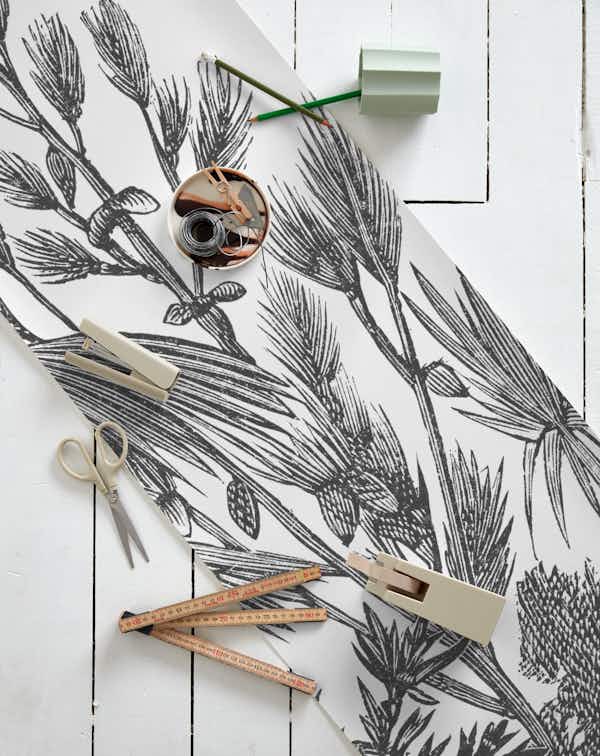 Vintage botanica wallpaper roll