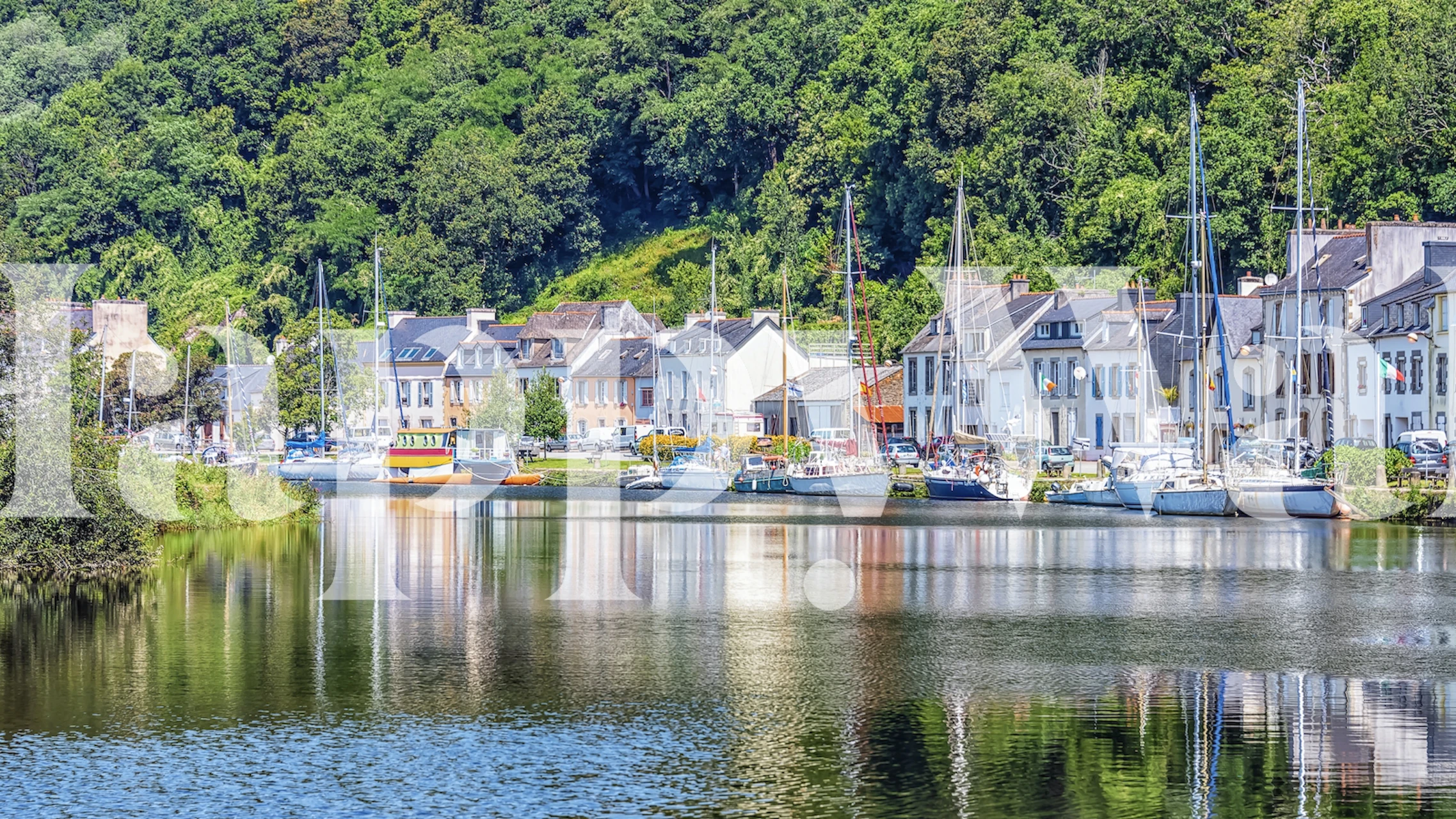 Diseño de papel pintado Port-Launay en una habitación