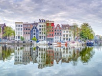 Serene Splendor of Amsterdam Reflections wallpaper