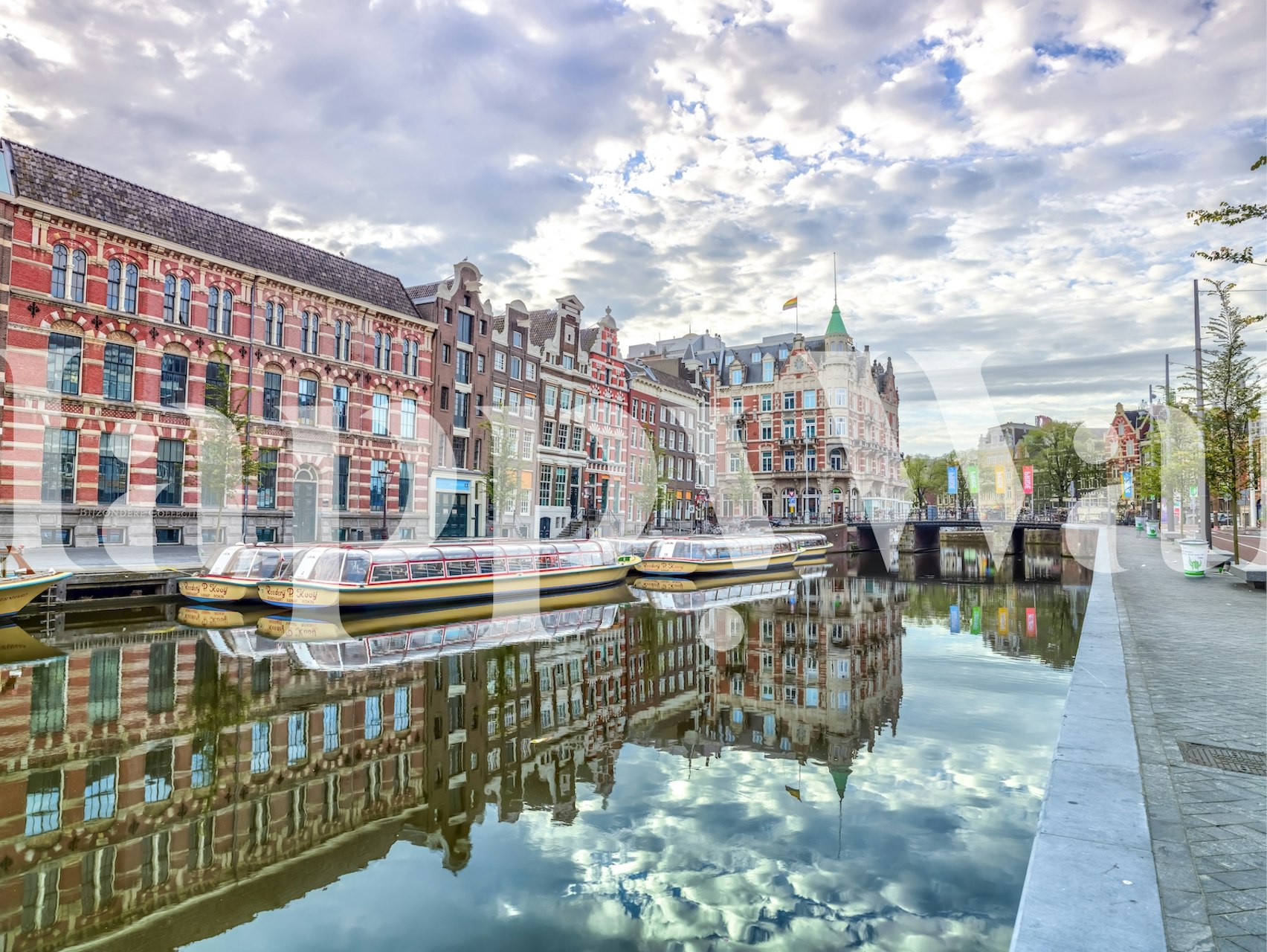 Κατοίκιση καθρέπτη του καναλιού Άμστερνταμ και αρχιτεκτονικής