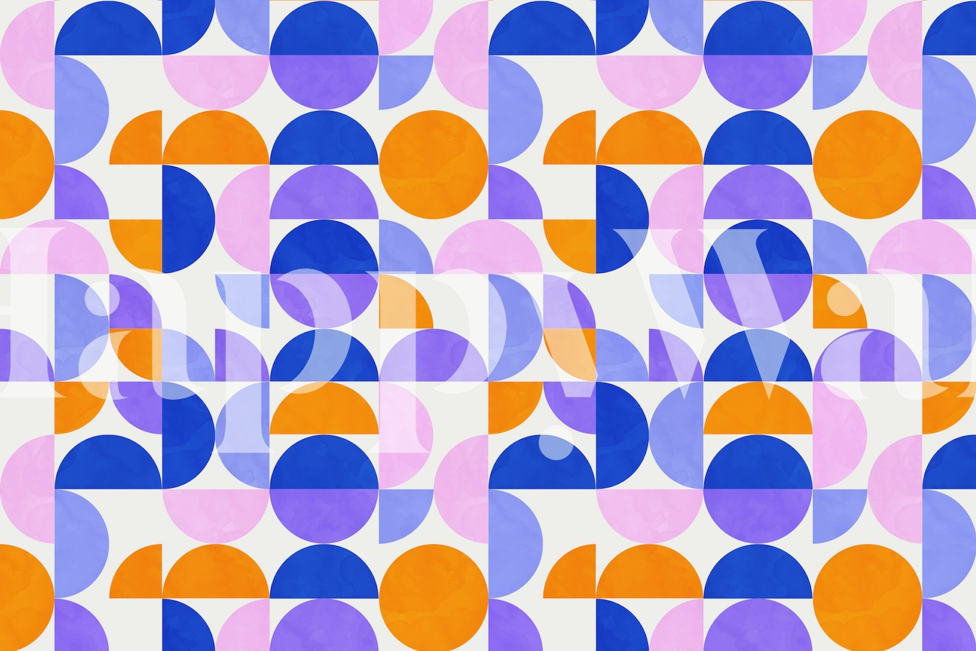 Un colorato murale moderno in stile retrò con forme geometriche nei toni pastello del rosa, blu e viola.