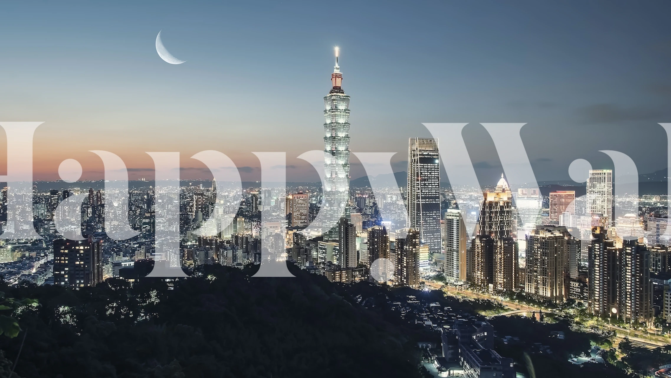 Fototapet av Taipeis skyline med en halvmåne som stiger över staden i skymningen