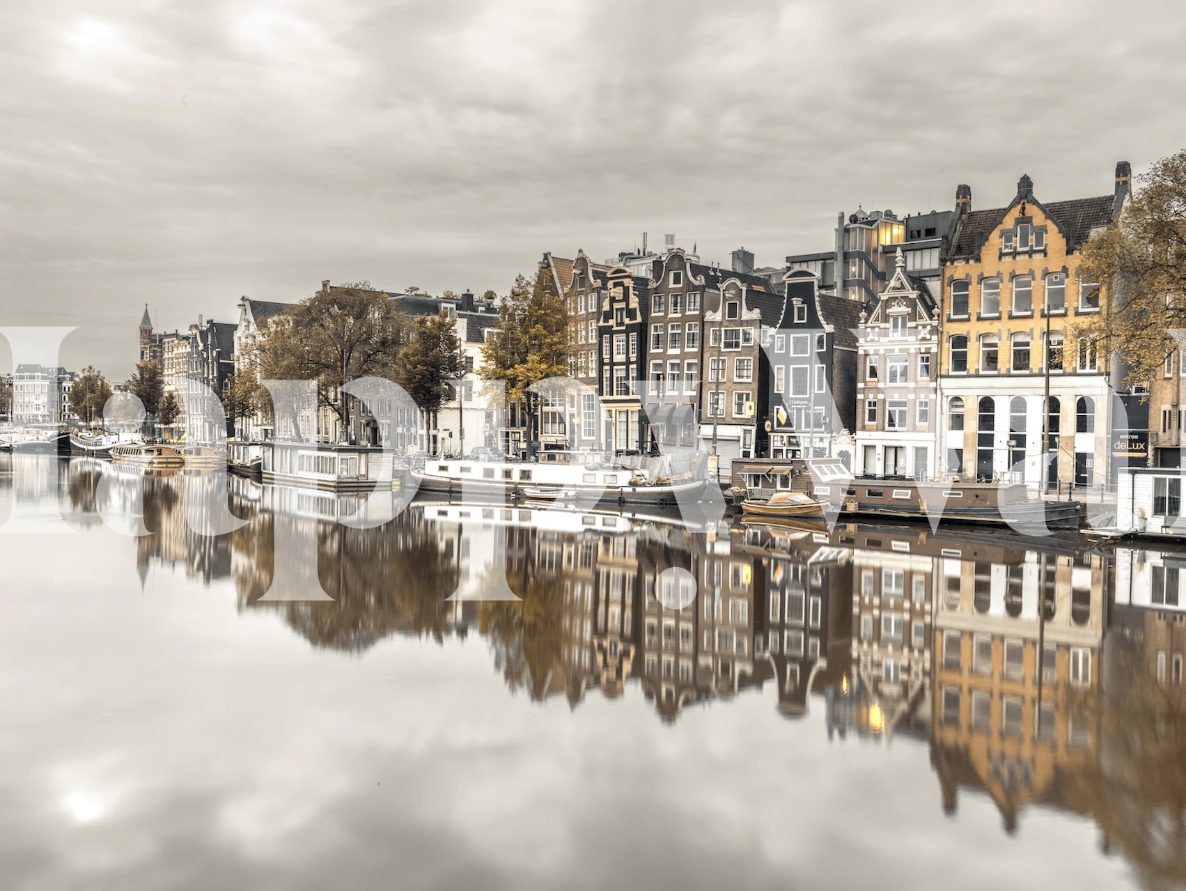 Papier peint Amsterdam's Mirror dans une pièce stylée
