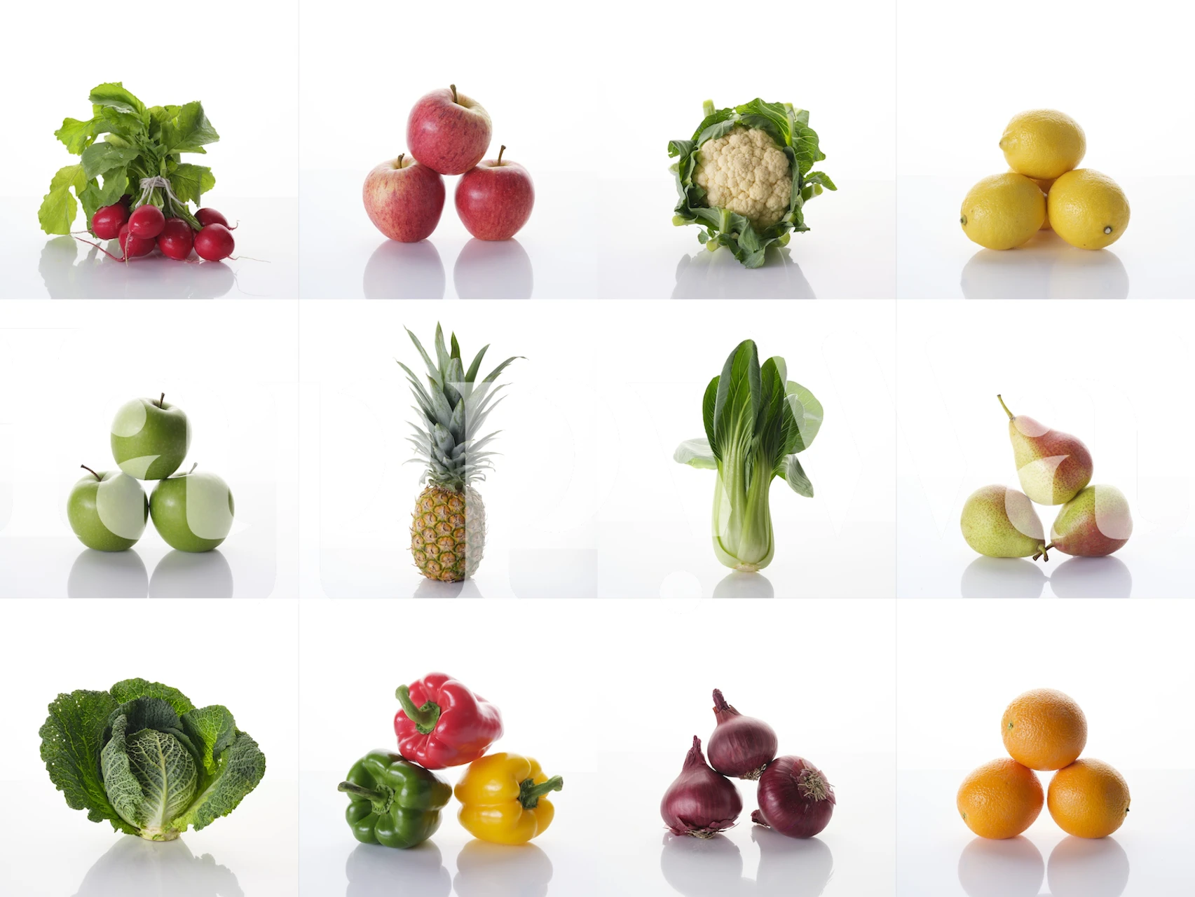 Variedade de legumes frescos e frutas em um fotomural vinílico de fundo branco