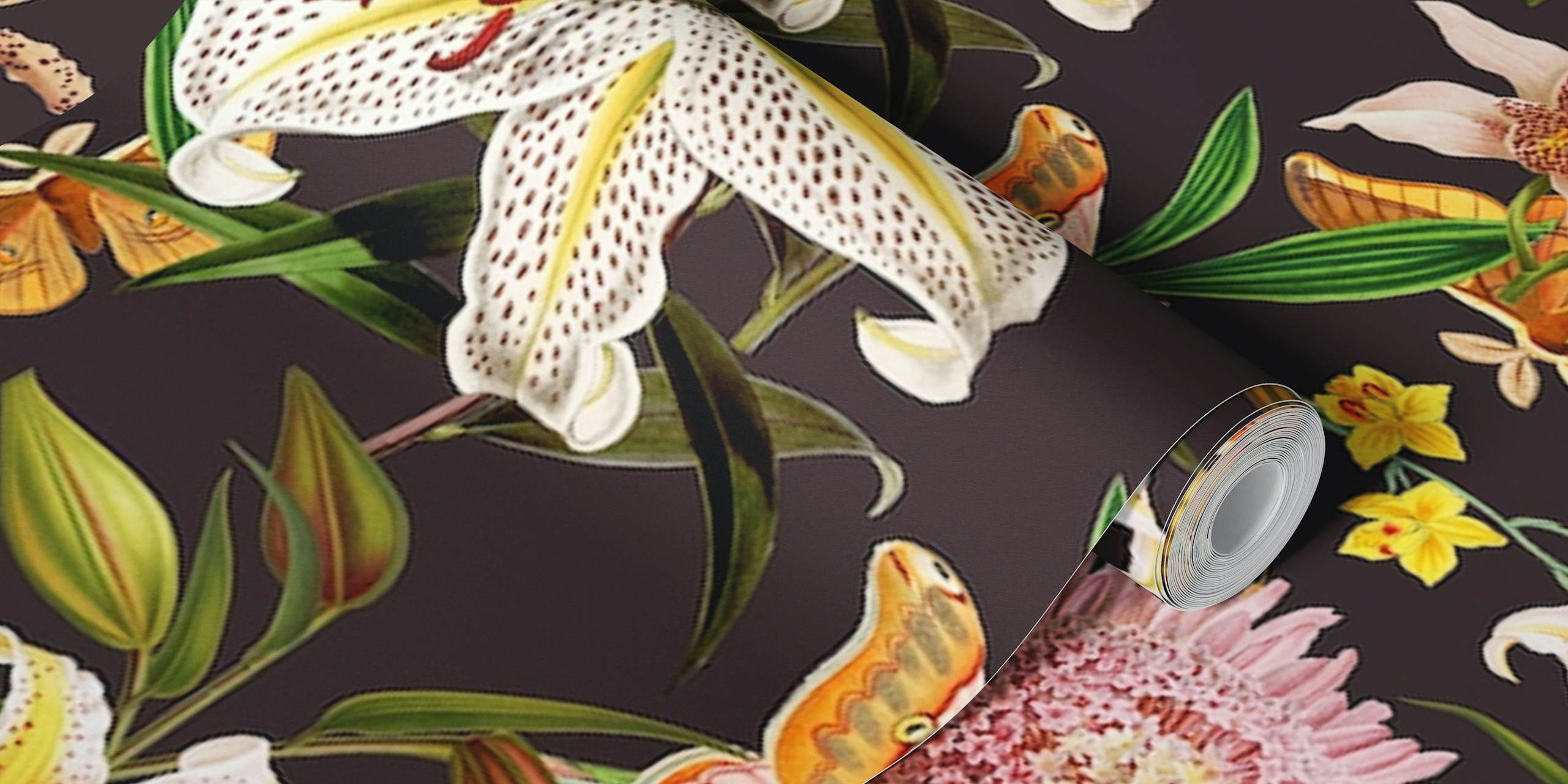 Tyylikäs orkidea-seinämaalaus pastellikukilla tummalla taustalla