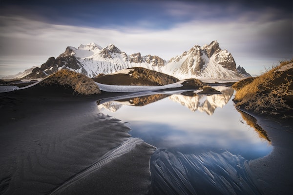 HOFN BEACH  THE MIRROR