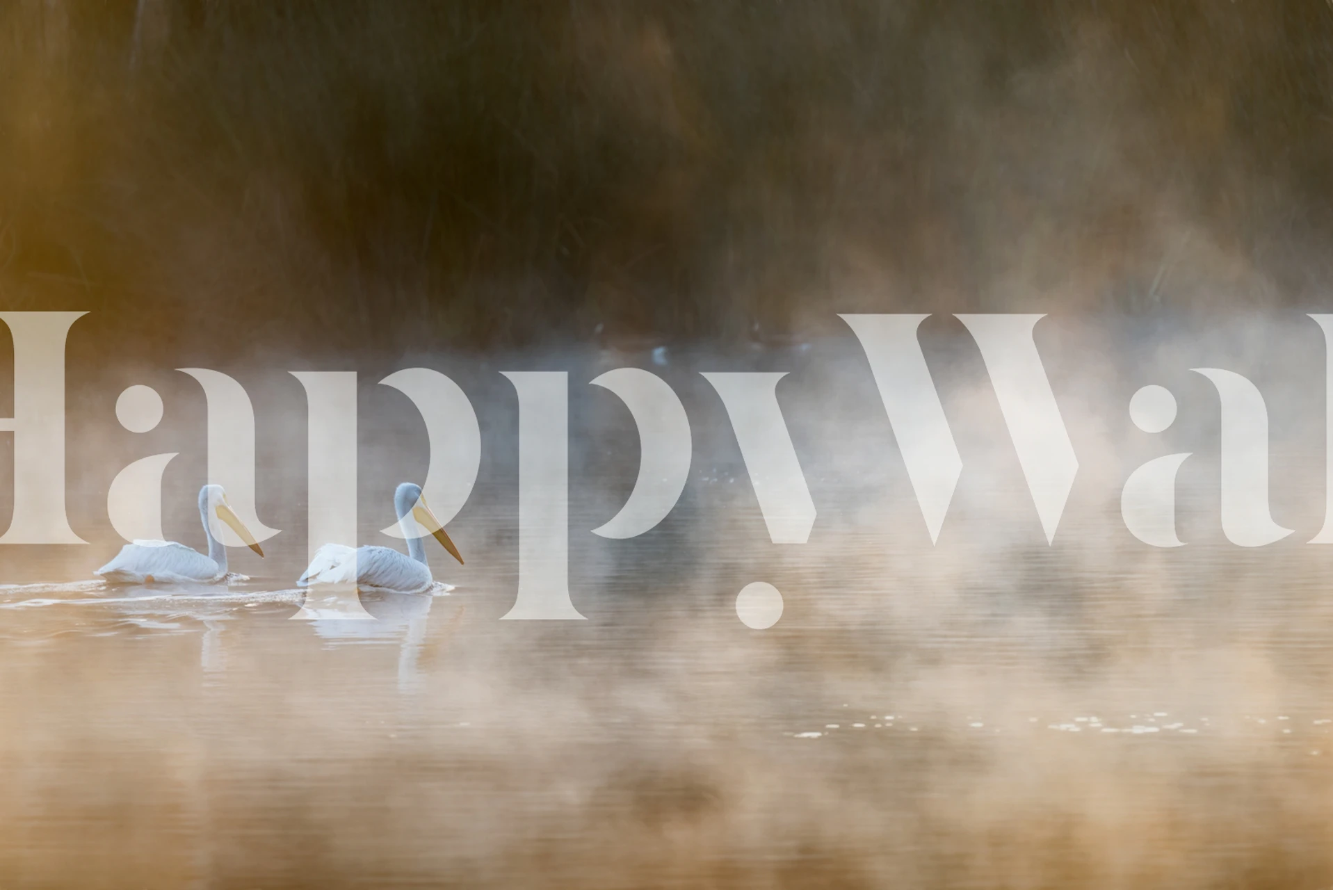 Fredfyldt scene med to skabninger i et tåget, gyldent landskabsvægmaleri