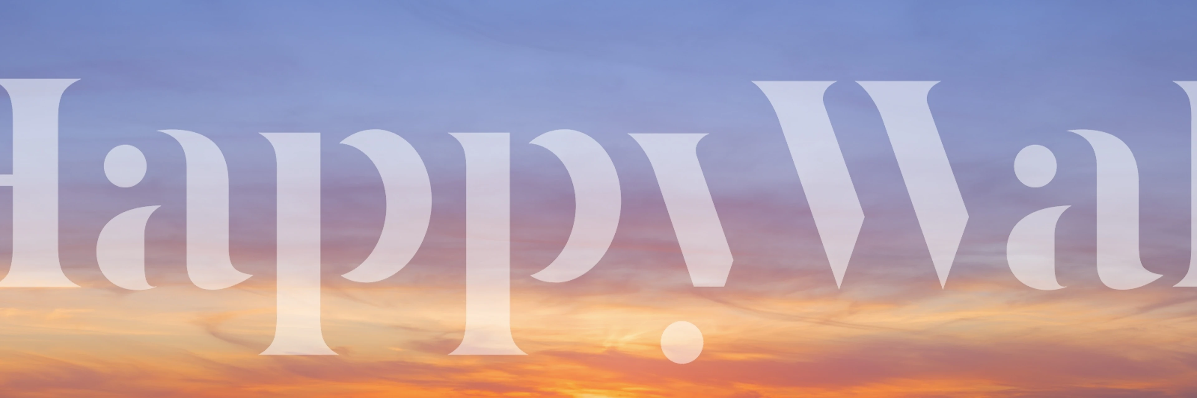 Fototapete „Golden Hour Glow“, die einen ruhigen Sonnenuntergang mit Gold-, Pfirsich- und Lilatönen zeigt