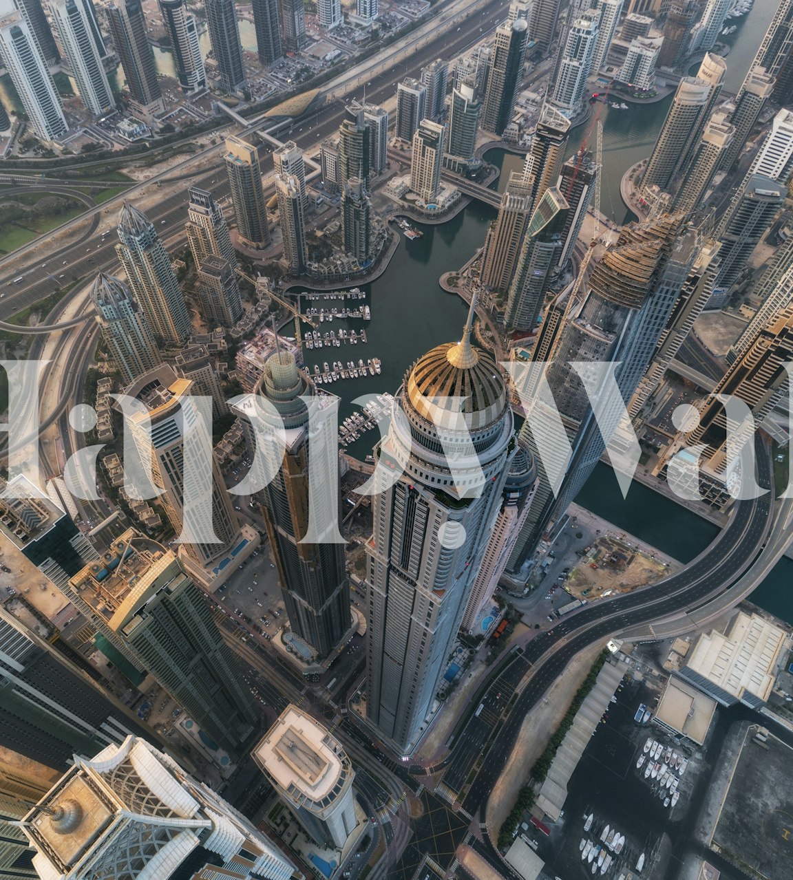 Black and gold geometric pattern wallpaper