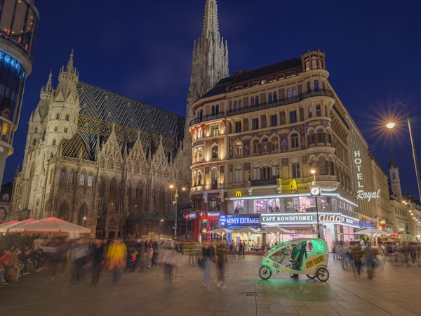 Evening view of Stephen's Square