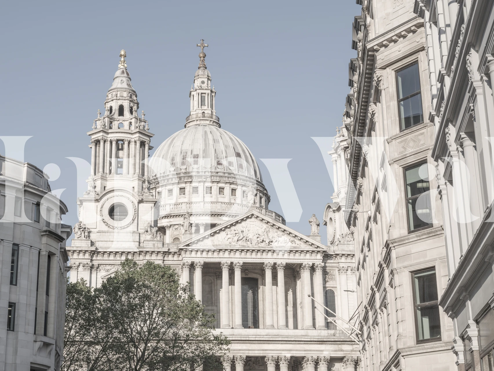 London's Spiritual Heart tapet i et rum