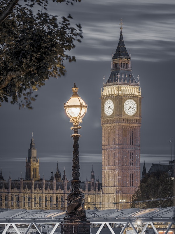 Street lamp and Big Ben