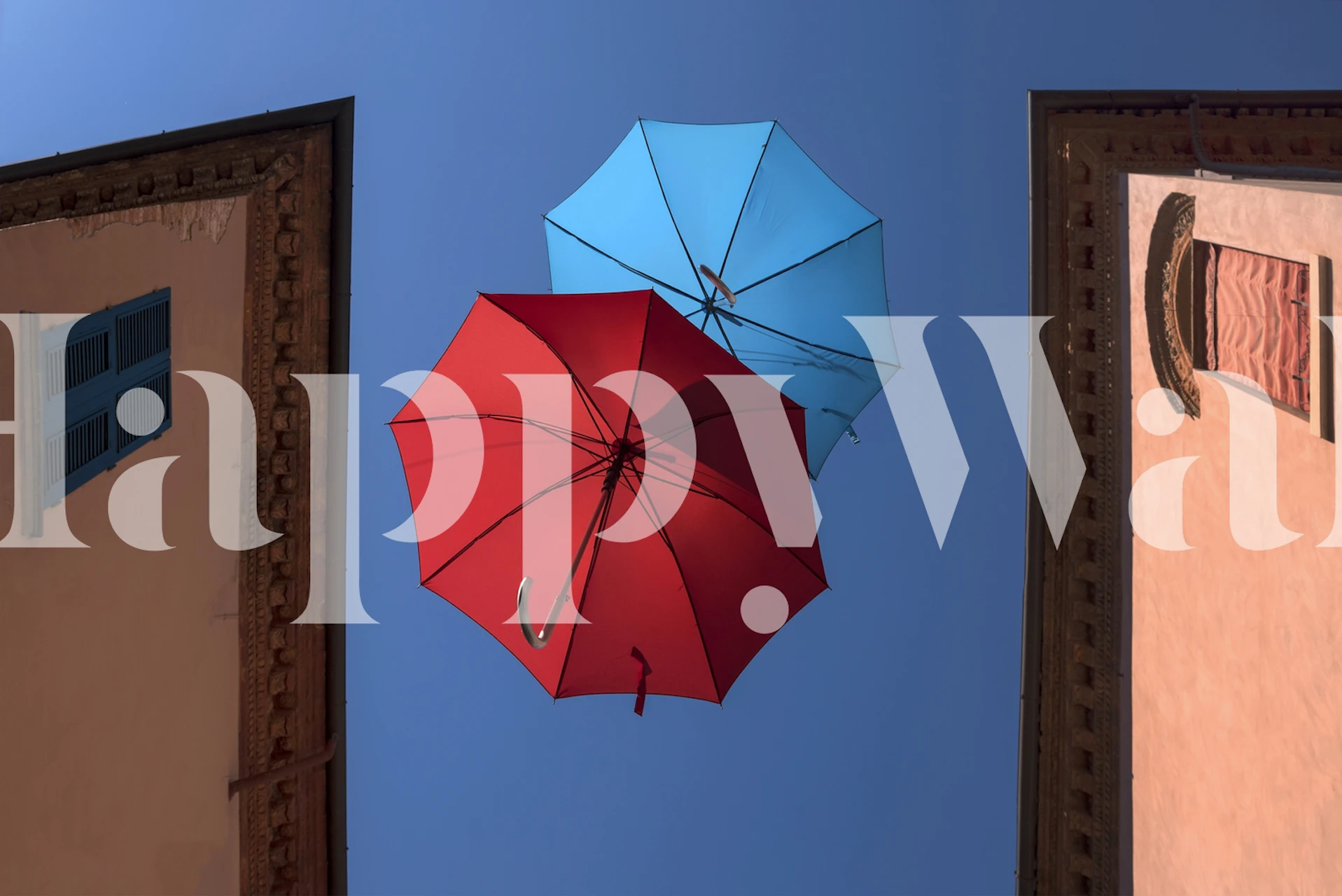 Papier-peint de parapluies colorés dans une chambre