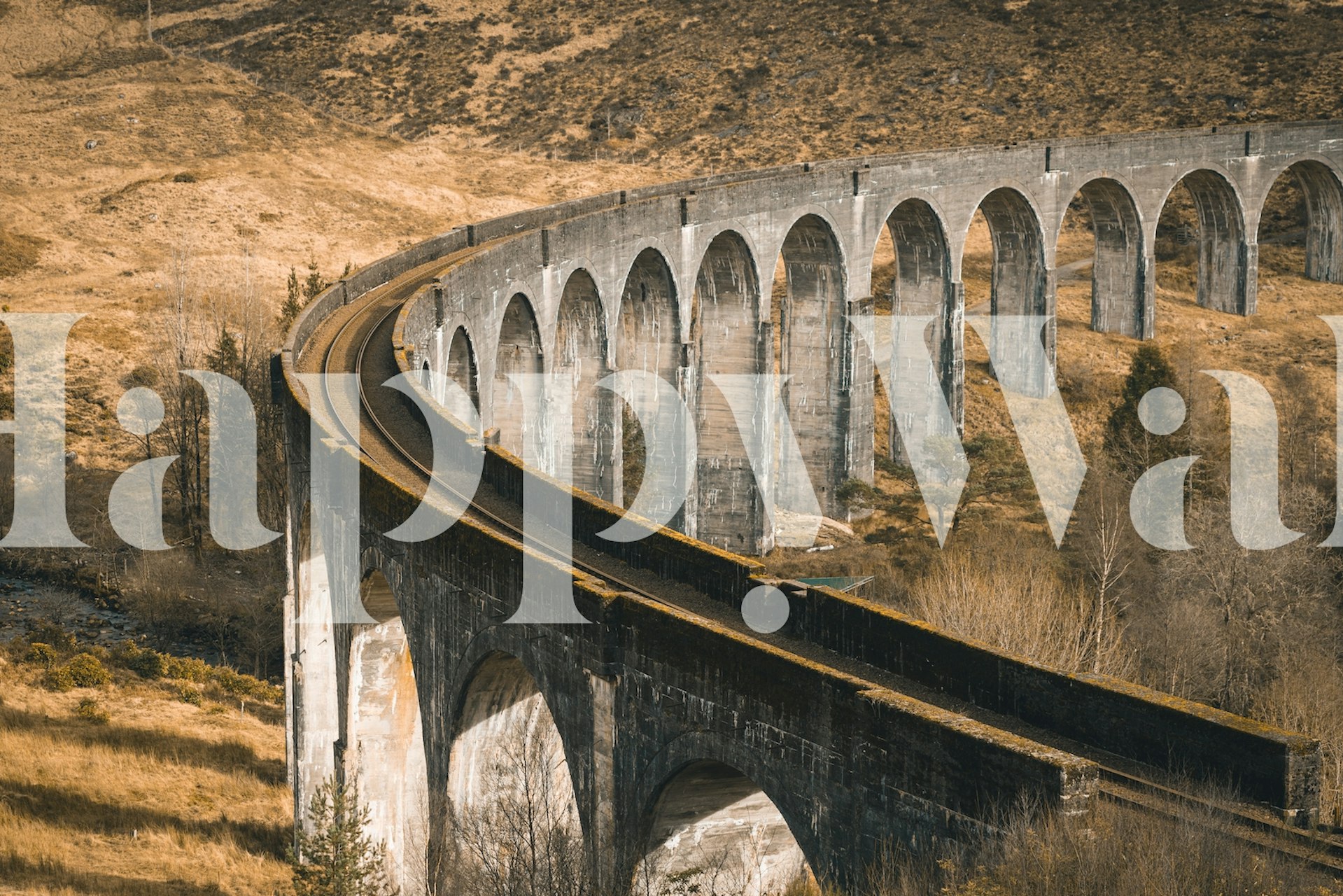 Historyczny szkocki wiadukt na surowej fototapecie z krajobrazem