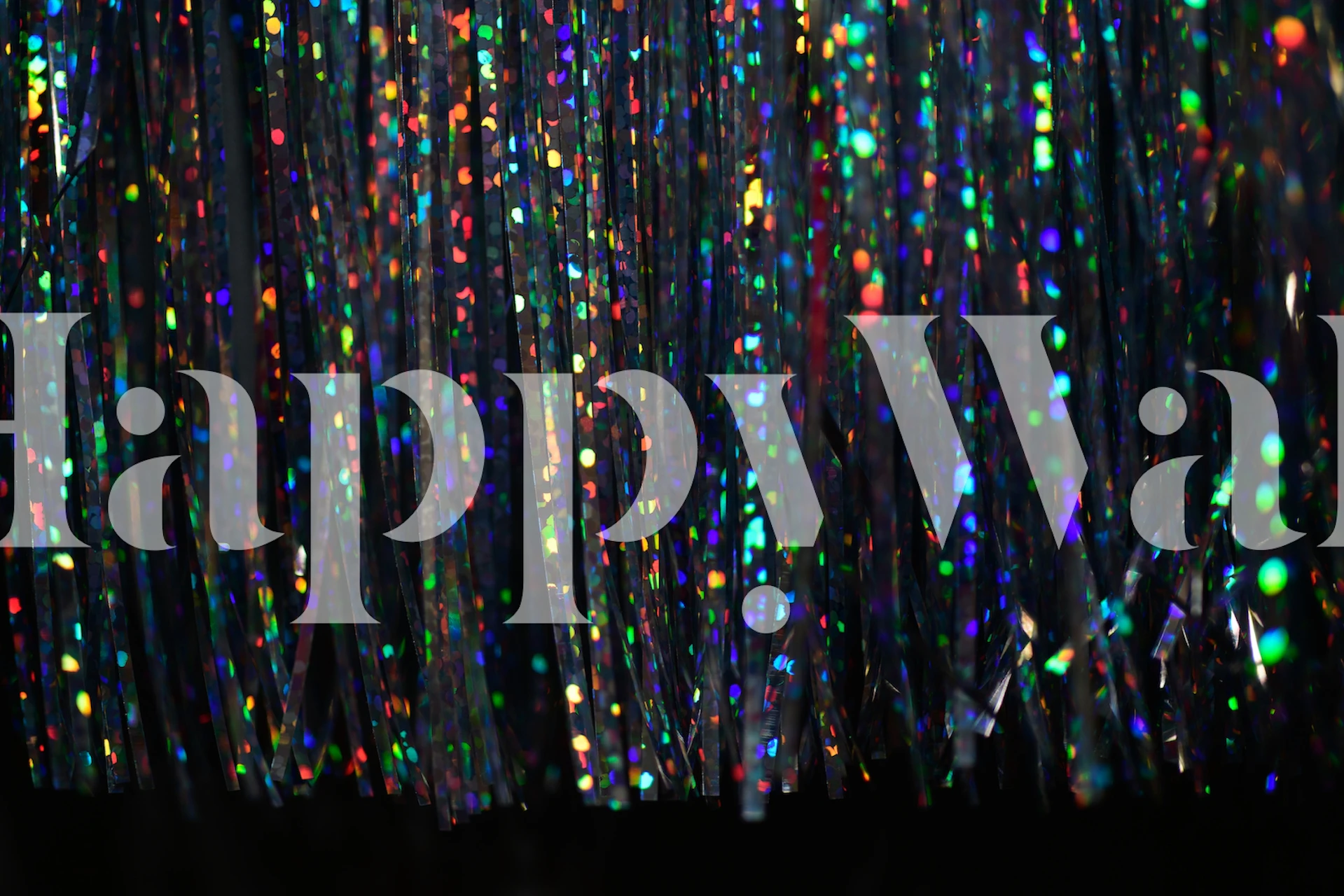 Holographic Tinsel Glam tapet i ett rum