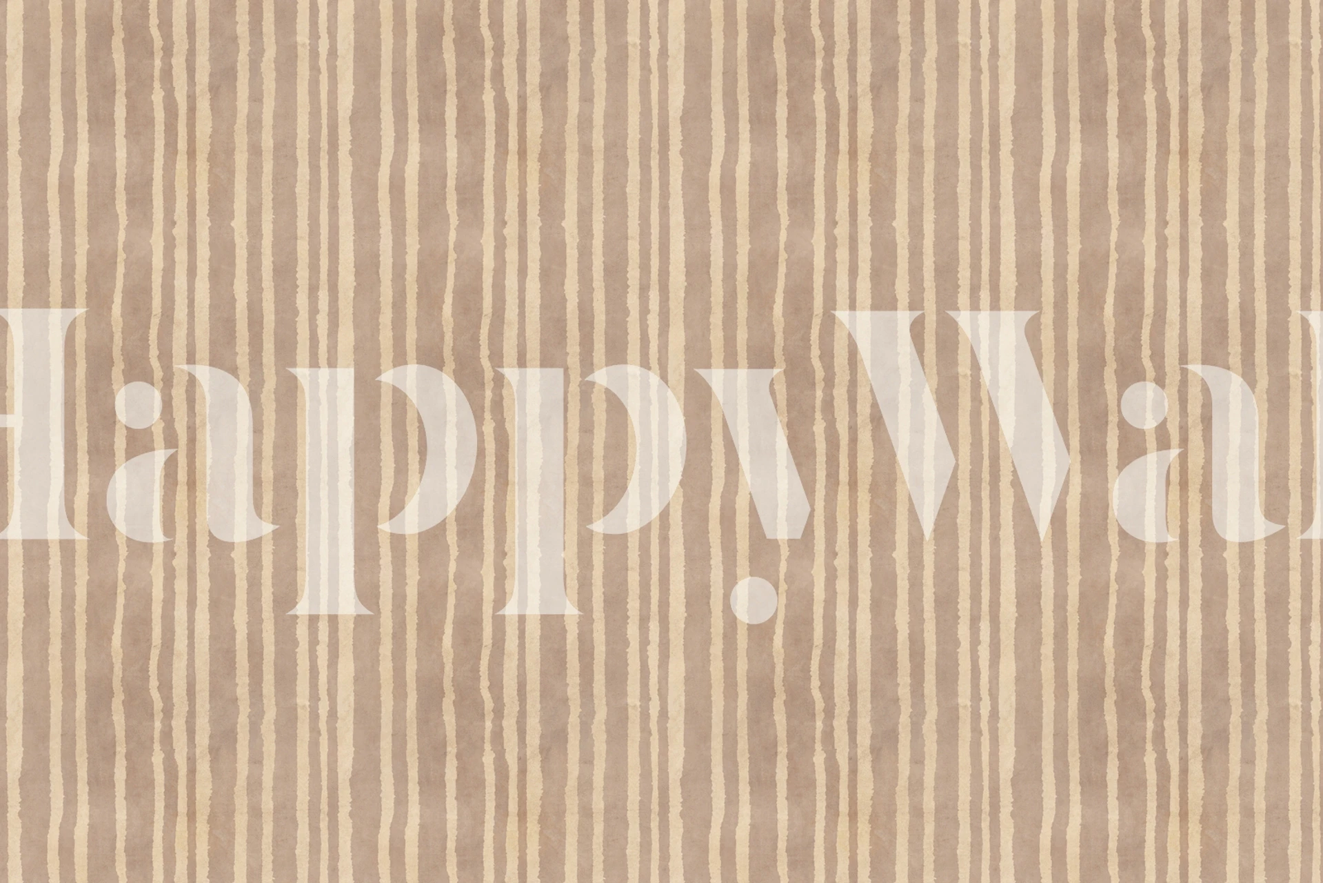 Terracotta randig tapet i ett rum