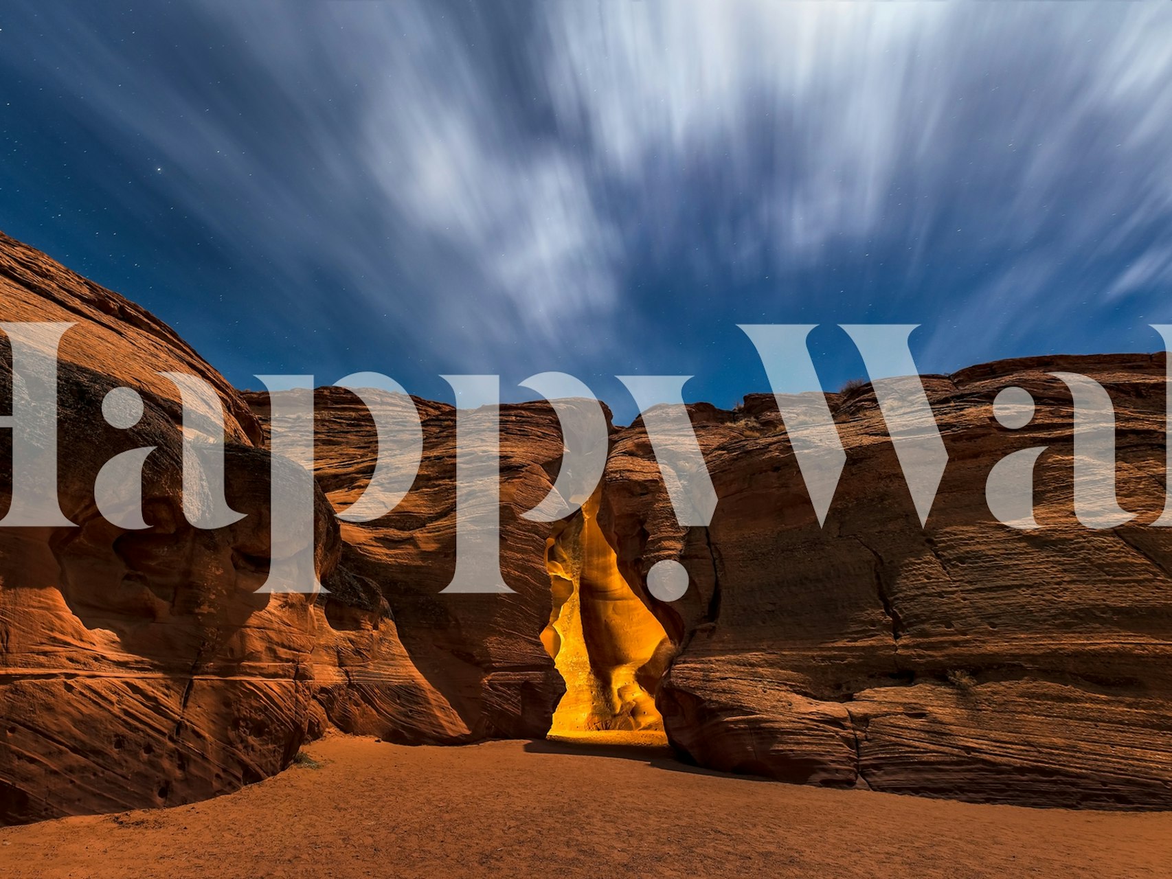 Τοιχογραφία στο Φαράγγι της Αντιλόπης με το φεγγαρόφωτο με το φως του φεγγαριού πάνω από σχηματισμούς βράχων από ανάγλυφο ψαμμίτη.