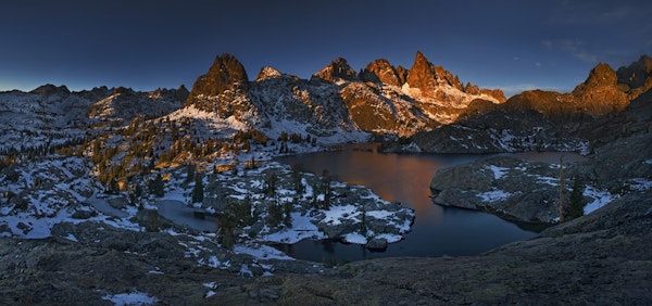 Minaret Lake: First Light