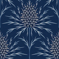 Maximalist thistle monochrome blue ridge tapete