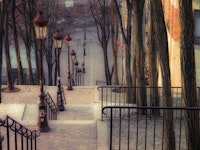 Montmartre's Iconic Staircase tapet