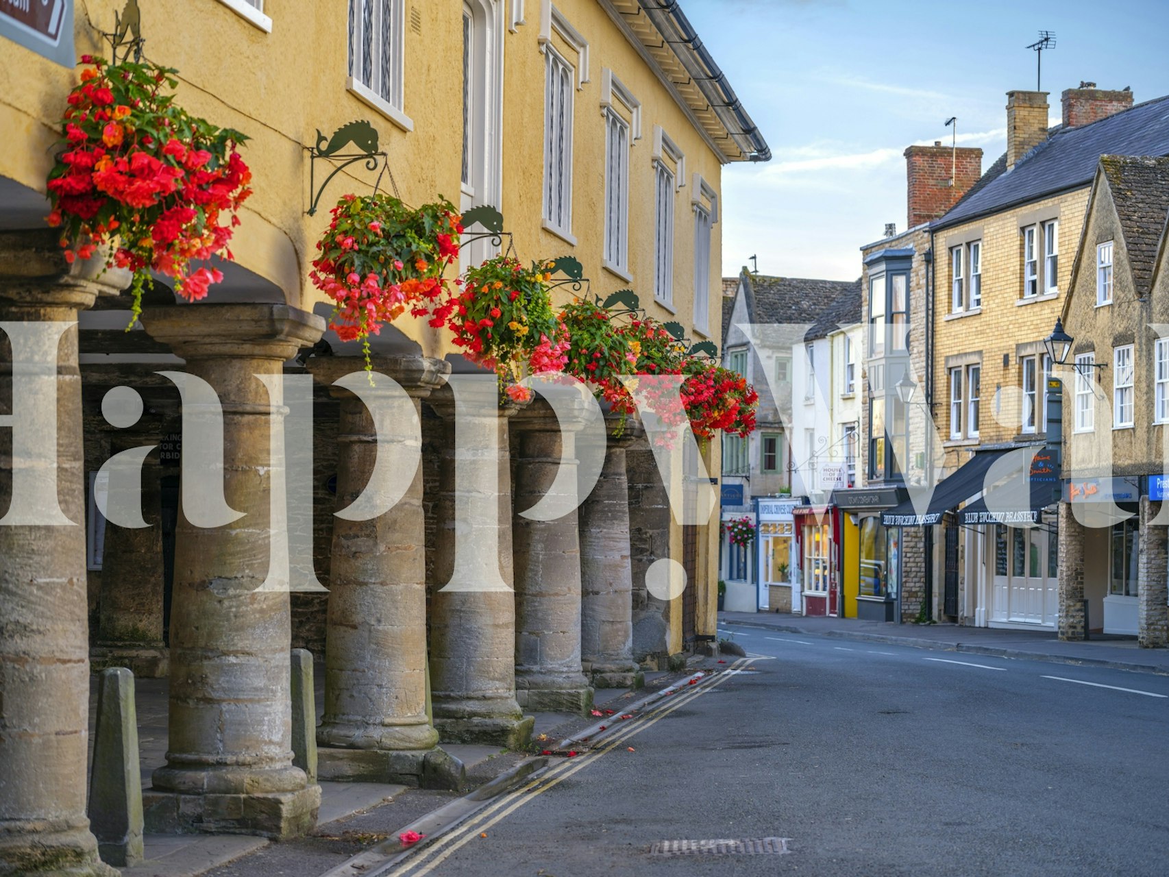 Classic Cotswold wallpaper design in a room