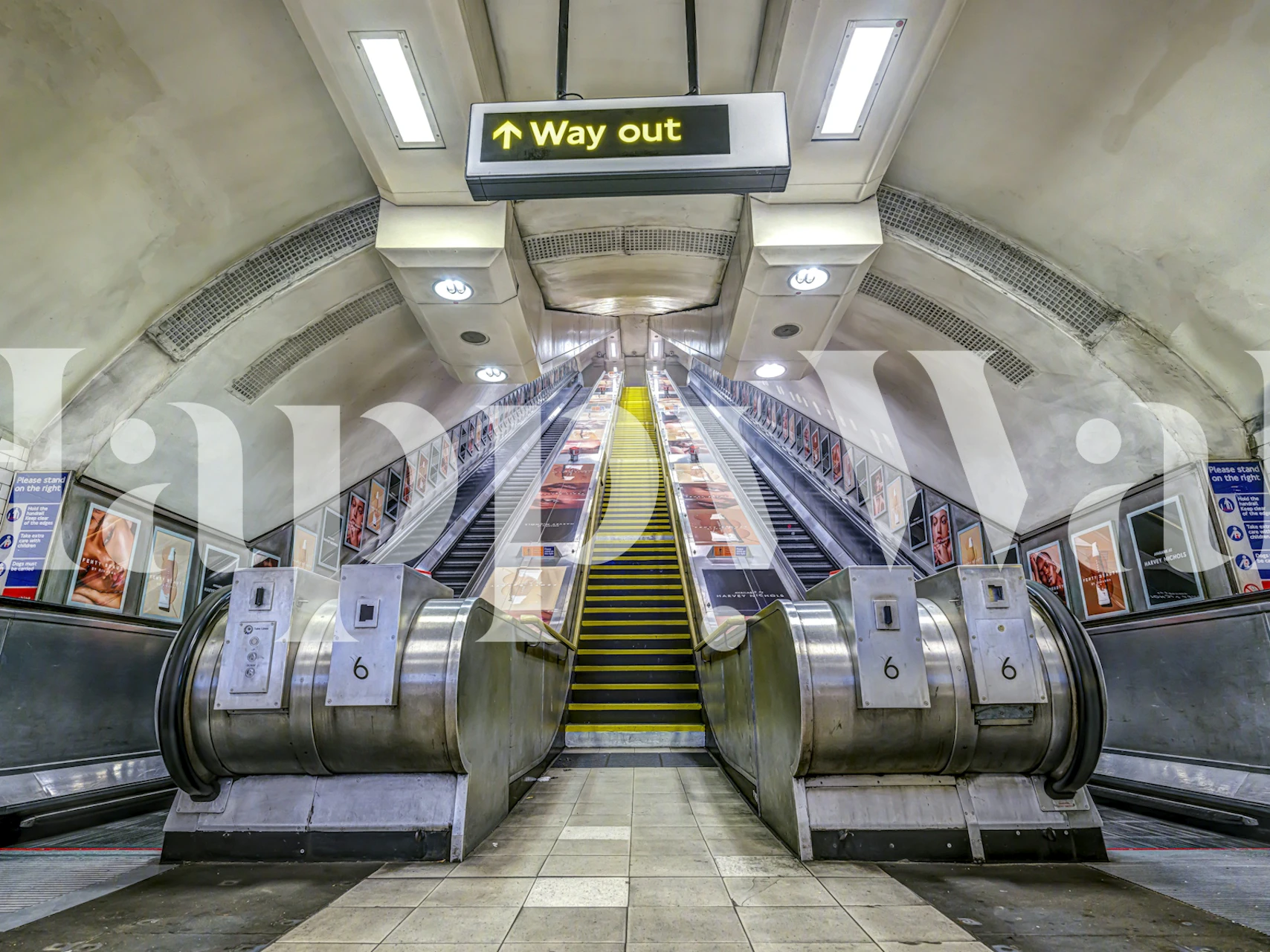 Papel pintado Underground Conveyance en una habitación