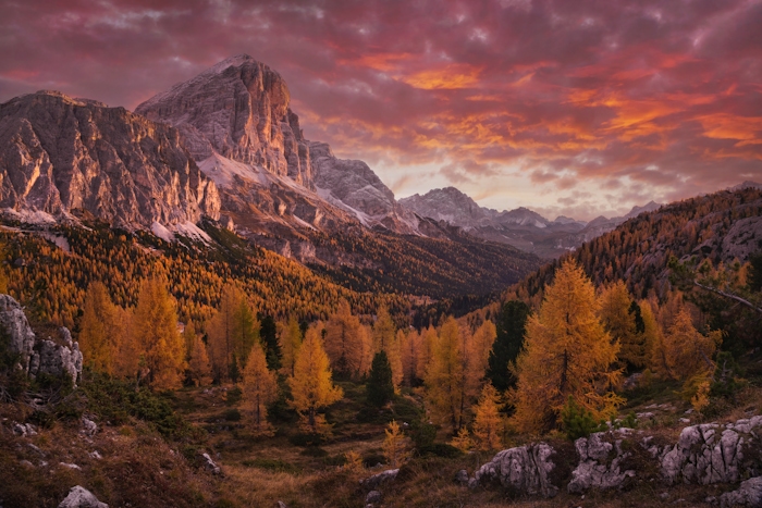 Dolomites - Explosion of light | Happywall