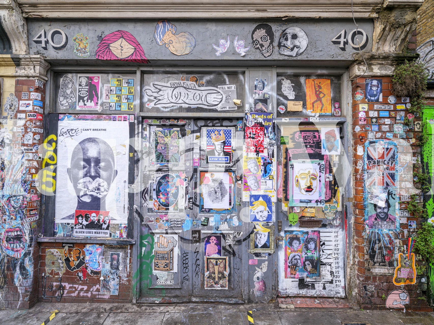 Colorful graffiti street art wallpaper with vivid designs