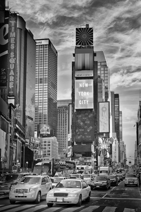 NEW YORK CITY Times Square in black and white wallpaper | Happywall