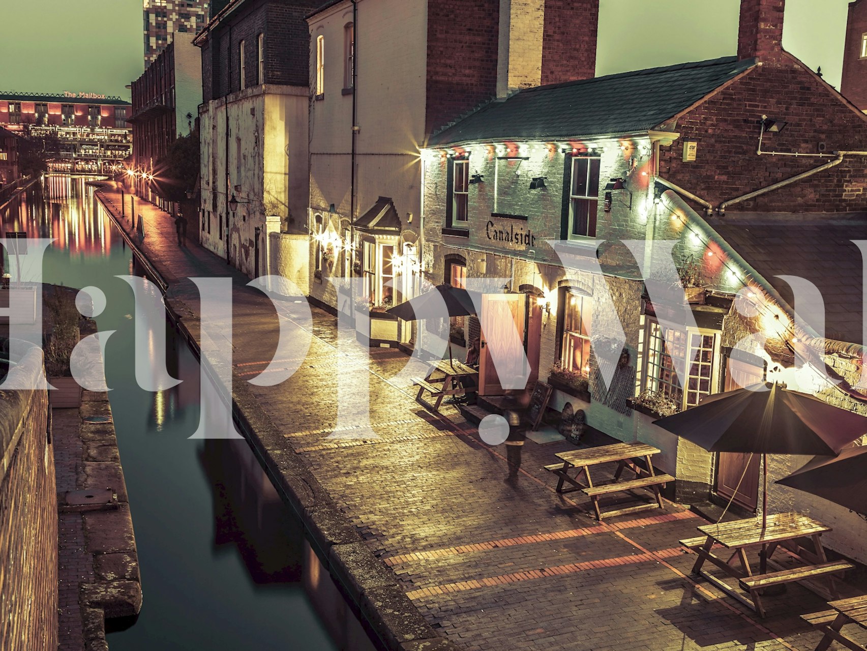 Serenity at Gas Street Basin tapet visad i ett rum