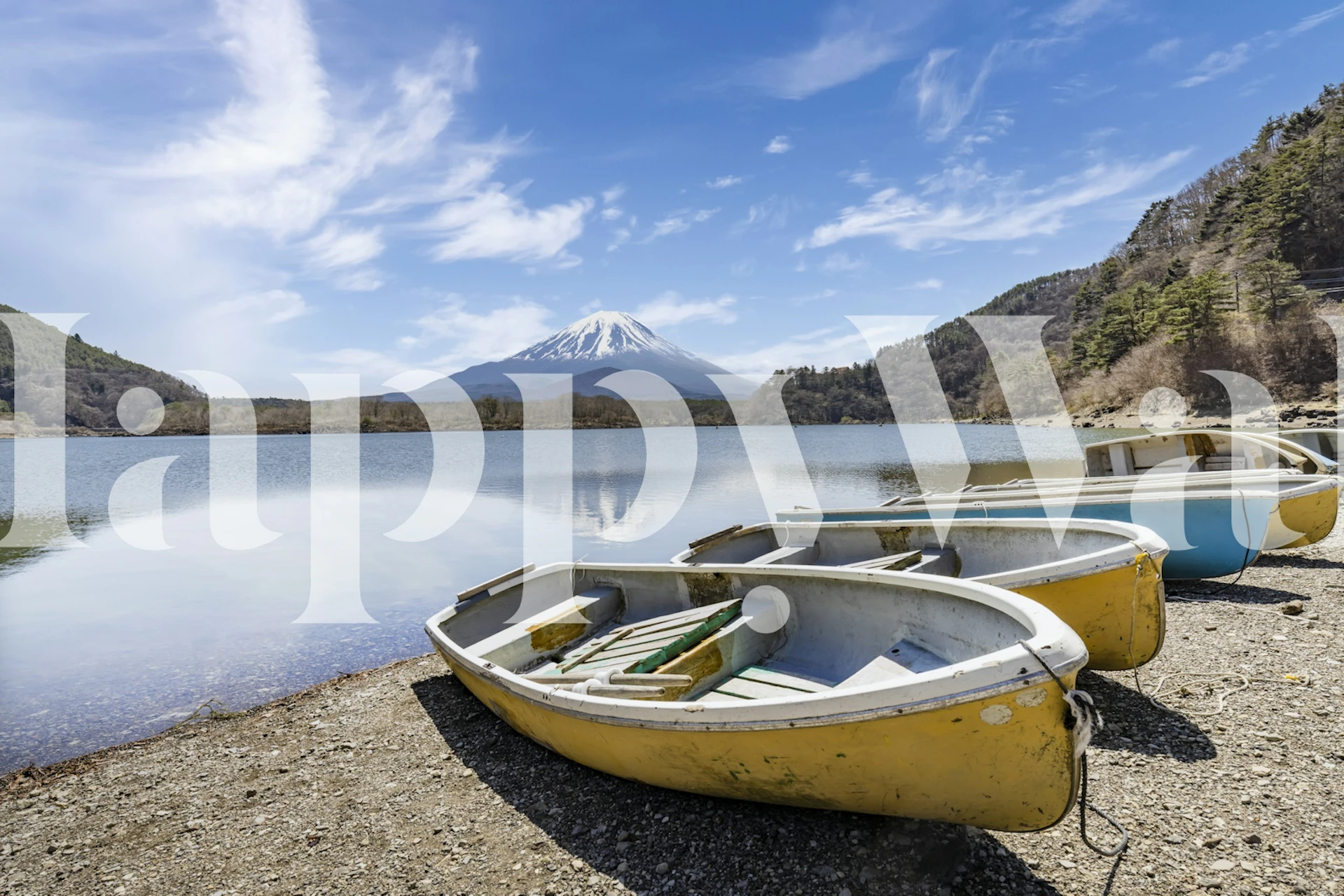 Idyllic Lake Shoji ja Mount Fuji